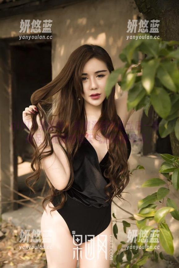 GIRLT果团网-陈雅漫 GIRLT果团网 - 陈雅漫的作品私房一角:裸足,跟我的夏天气息好像很搭。