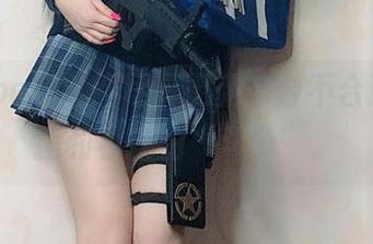 Kettoe的礼服写真更新，合不合理？裙摆和妆容的“斗争”。