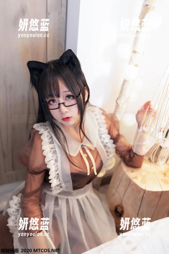喵糖映画的黑猫白兔写真，下载后看到的一切都是神奇又滑稽。