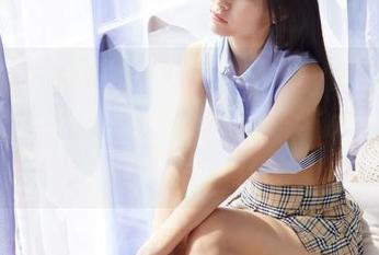 MiiTao蜜桃社 – 陌子Mandy全套写真中，那一双双美足，难道是个时间漏洞？引人遐想啊！