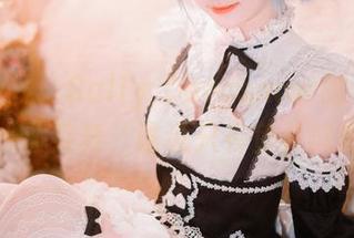 原图上线！Sally Dorasnow的泳衣，与水波共舞，谁说只有鱼儿能游？