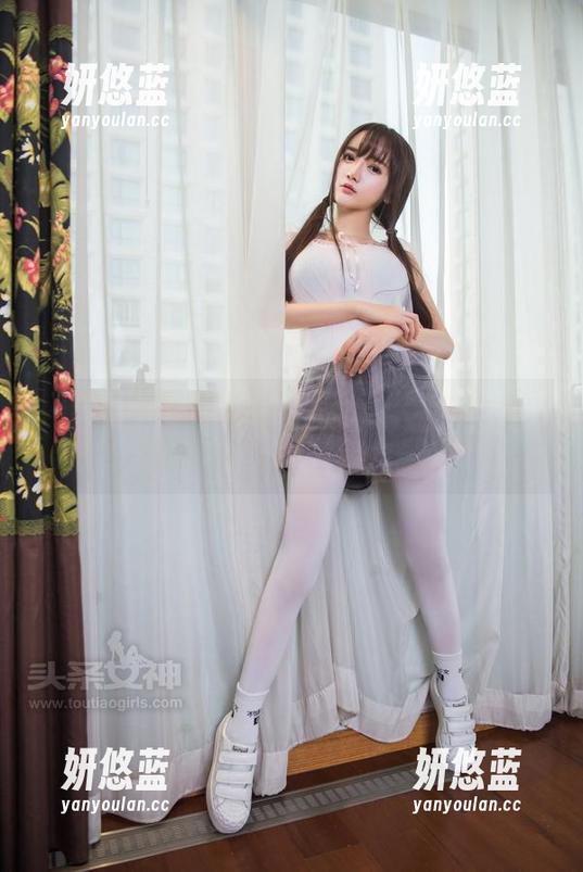 TouTiao头条女神-JennyR TouTiao头条女神 - JennyR的露丝玛丽,画面华丽,壁纸不换太可惜。
