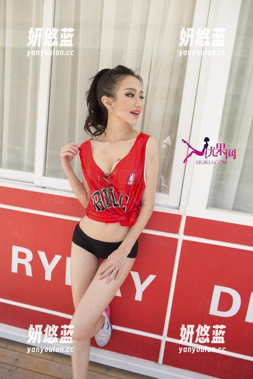 UGirls尤果网 - 套图围攻，松果儿穿白衬衫的一天，其他人秒变背景板！