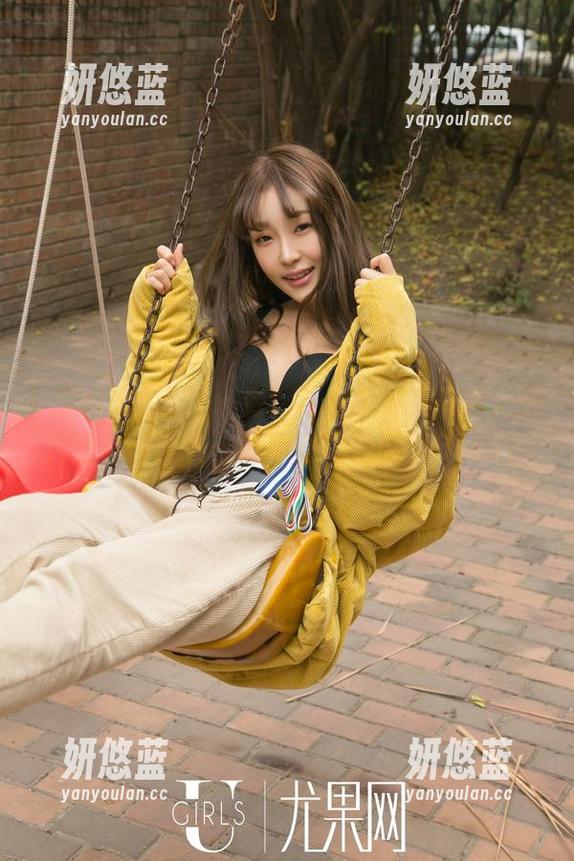 UGirls尤果网 - 看！王幼贞穿着白裙，图片里有小风儿，要不要试试摆个Pose？