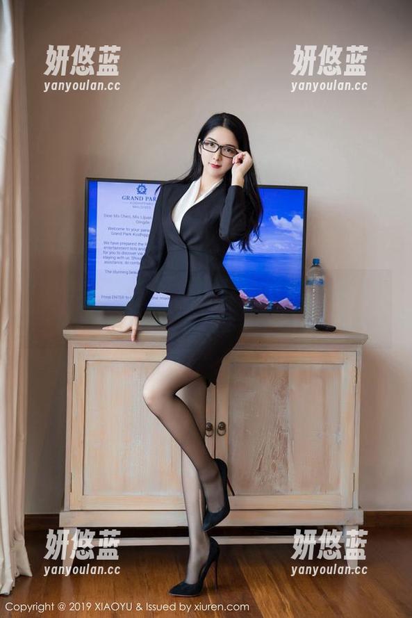 XIAOYU语画界 - 更新不断：杨晨晨的灰丝作品集，敢来挑战你的想象力？