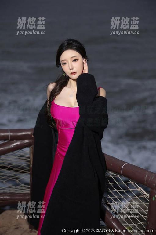 XIAOYU语画界-芝芝booty XIAOYU语画界 - 圣诞在芝芝booty的图包里,无圣光的气息忽隐忽现。
