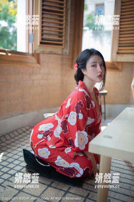 Xiuren秀人网 - 看完伊小七MoMo的‘女友’图包，我甚至想问…我算不算一部分？