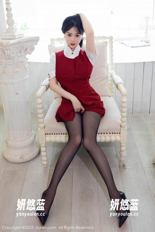 Xiuren秀人网 - 这回伊小七MoMo又穿上制服了，原图+写真，组合拳出手