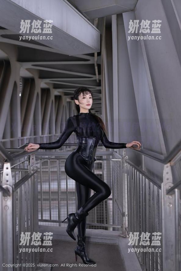 Xiuren秀人网 - 豹纹？没想到伊小七MoMo能把它演绎得如此接地气的写真！