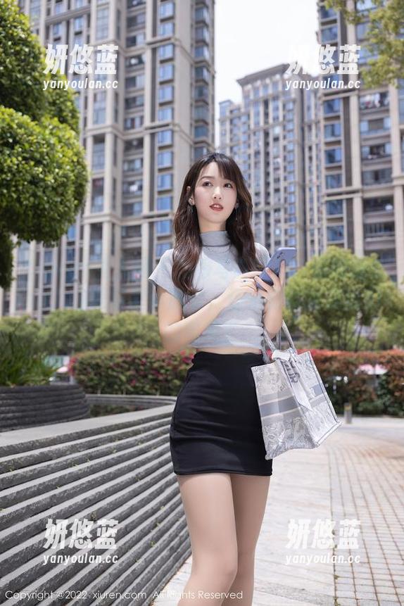 Xiuren秀人网 - 和服写真图集：伍晓丽Shirley是要展示服装，还是默默挑战我们的审美？