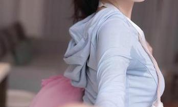 Xiuren秀人网 – 职业装照？南初妹妹的图包让你想请假去约会。