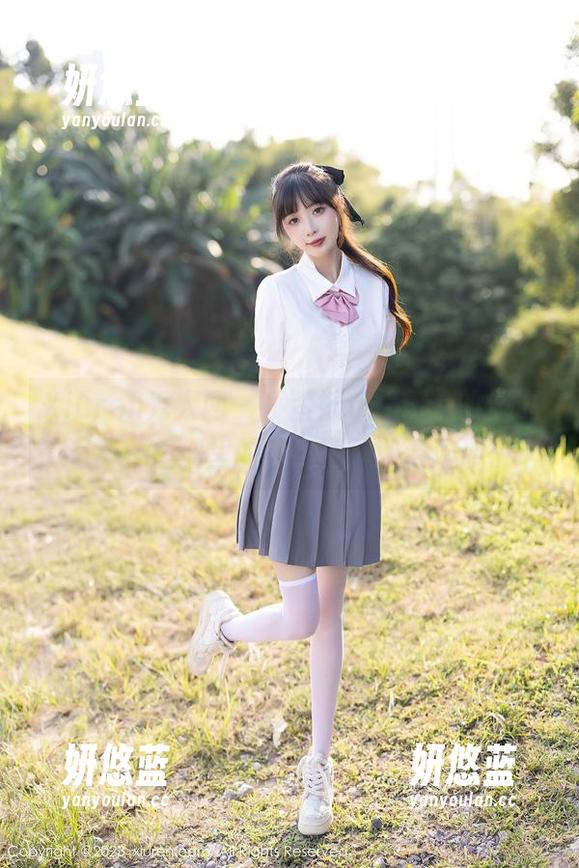 Xiuren秀人网 - 小蛮妖yummy的海边写真：图册里的咸咸海风和湿湿沙子