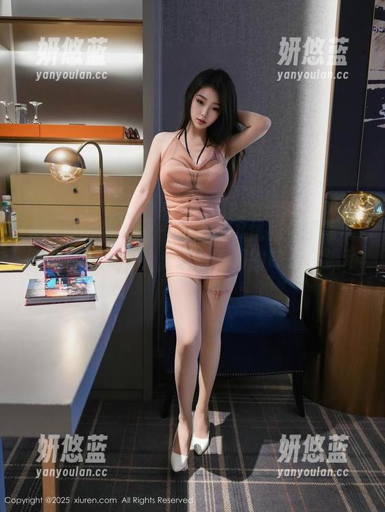 Xiuren秀人网 - 柚子178优雅长腿写真新摄，更新一下，总有不同的味道在流动。