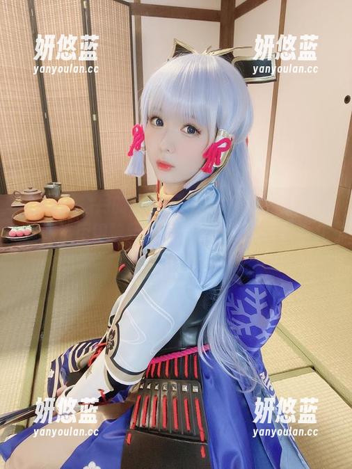 shimo霜月的女仆cos，象棋般的布局，资源运用得恰到好处，居然能让我多看几眼。