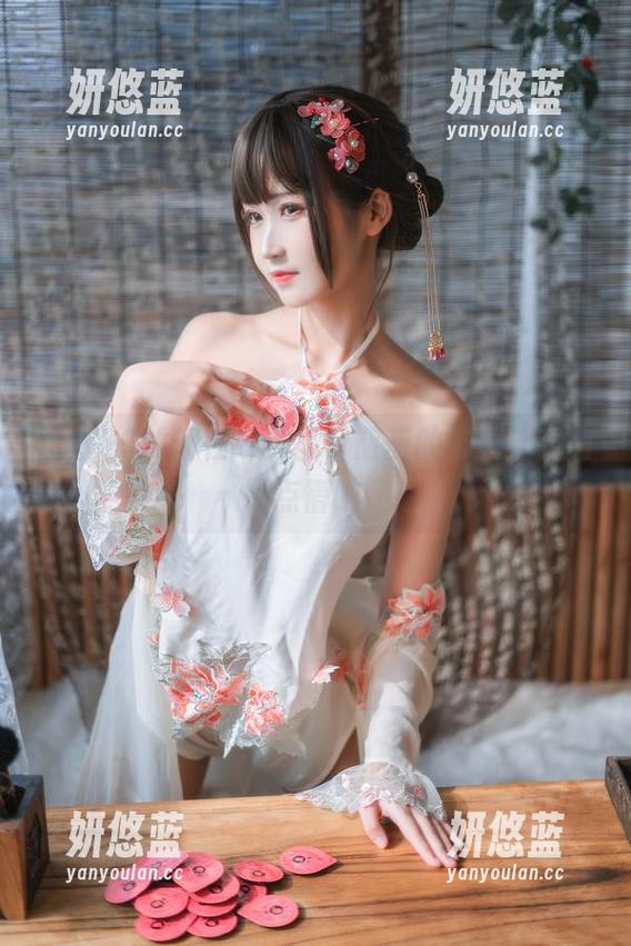 三度69的新在线作品，靛蓝的氛围让我有点懵呐