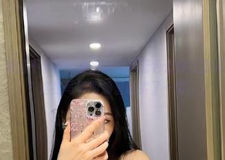 微密圈 – 难道不爱笑的赛琳试图用蓝色连体比基尼让人生畏？这组写真图册里证实了一切。