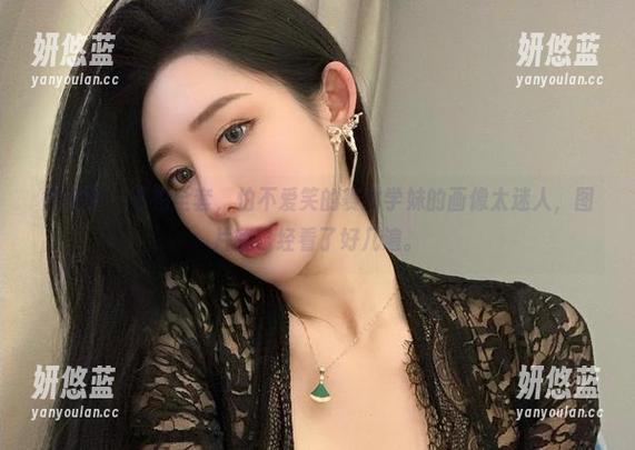 微密圈 - 不怕全套，怕不爱笑的赛琳学妹的画像太迷人，图片我已经看了好几遍。