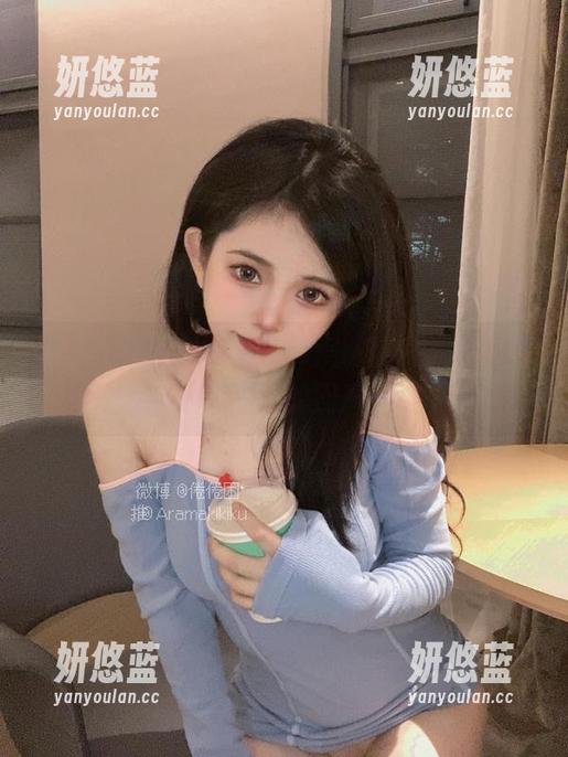 最新倦倦喵白睡衣作品，隐约能听到“我好想睡”的回声。
