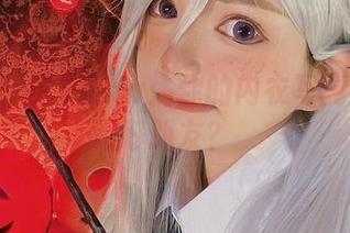 敢问六二二同学w：你的内衣写真有几个好朋友？