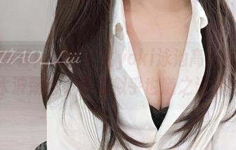 诚心推荐！发条少女yoki泳池高清图包，水波荡漾，情感似乎也随之涌动。