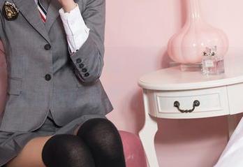 头条女神 – 小热巴的“白色”私拍图包，难道这就是传说中的纯洁？