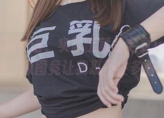 说是妹汤物语，实际上就是宅夏yoko的泳装秀，原图竟让我忍不住多看几遍。