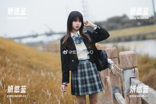 分享的黑丝美图，安曜曜又一次挑战我的审美底线，心甘情愿被征服～