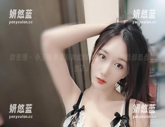 小玉吃果冻 微密圈 - 小玉吃果冻与她的制服壁纸,看的我都想当学生了。