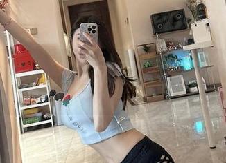 微密圈 – 小玉吃果冻的和服私拍：原图里的优雅与调皮，你敢信？