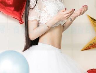 尤果网 – 佟蔓仙女下凡，美图图包剁手必备！