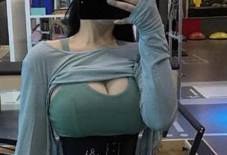 微密圈 – 私房写真里的左公子666，穿比基尼也能做到不俗气，真有一套！