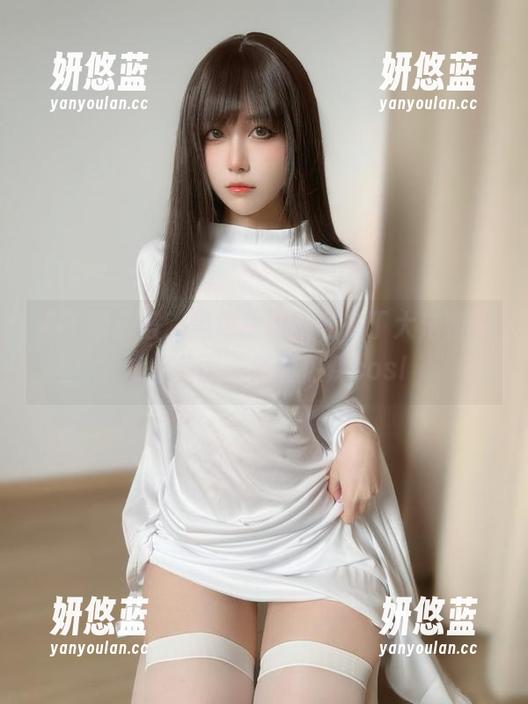 布丁大法 真不敢相信,黑色旗袍能让布丁大法变得如此多面,照片热辣cos!