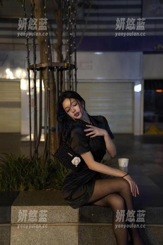 徐珺大哥 微密圈 - 徐珺大哥专属女仆,看了图片我突然想让她为我服务!