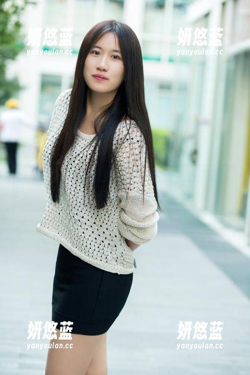 推女郎-松果儿 推女郎 - 高清照片揭示:松果儿这礼服,可能是从外星人那里借来的!