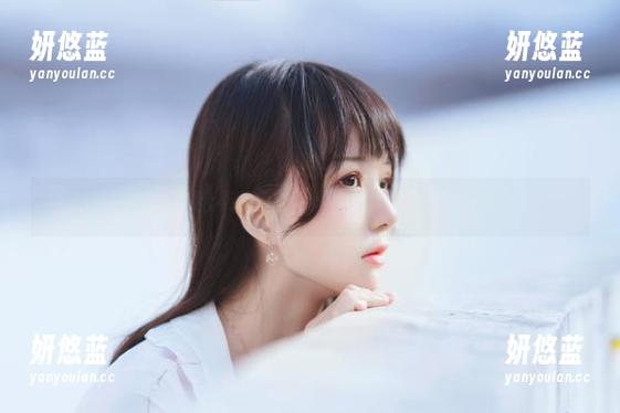 桜桃喵 桜桃喵与她的高跟鞋:精选写真集,看来这双鞋子也有秘密啊。