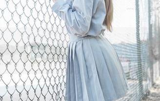 梦丝女神 – 乔儿的校服合集：穿越时空的“卡通”时代！