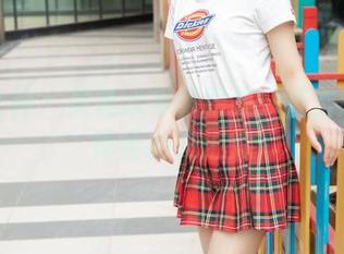 梦丝女神 – 灵唯水手服图集：直击颜值与青春的交汇点