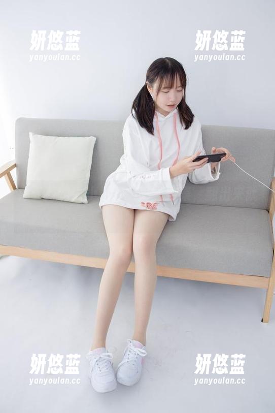 森萝财团 - 小樱制服写真合集，翻出来就想说：真不错
