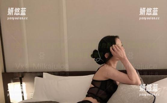微密圈 - 向来不走寻常路，牛奶里的果汁向我们展示无圣光红色套装图集的叛逆美学