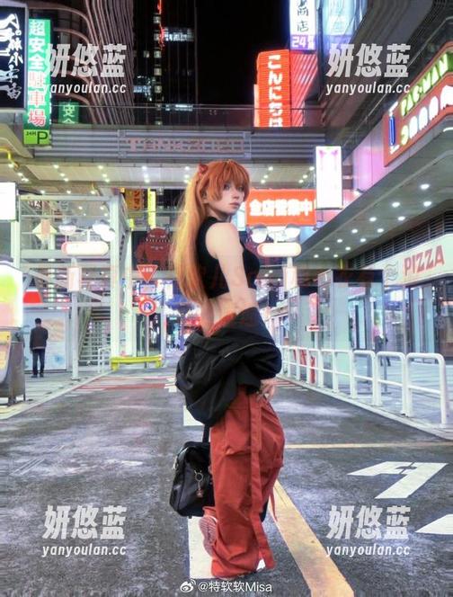 特软儿Sona 最新写真中,特软儿Sona和毛衣有个浪漫的邂逅!