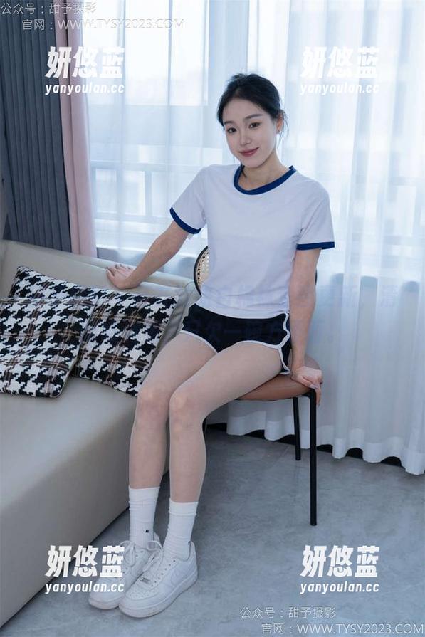甜予摄影 - 齐齐的脏白棉袜套图更新，清新感满满，只欠一碗方便面。