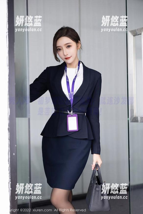 秀人网 - 初梦瑶的居家私拍：就连沙发都是芸芸众生的资源库！