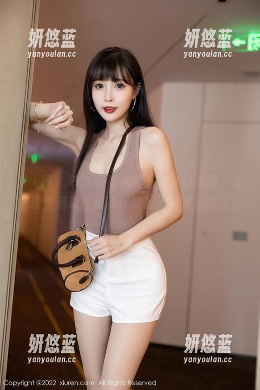 秀人网 - 每次翻看小纯子的夏日美图，都脑海里涌现出懒洋洋的夏天，惬意得很。
