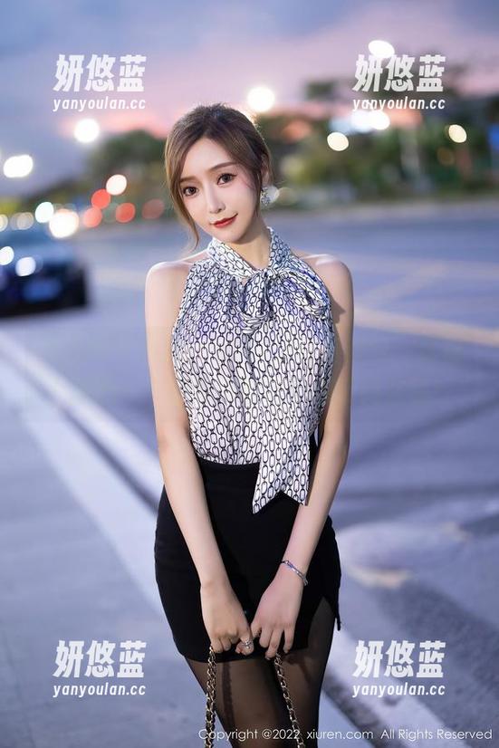 秀人网 - 涵涵Luna的透明资源包，透视不透心——好奇心和尴尬感要同在哦！
