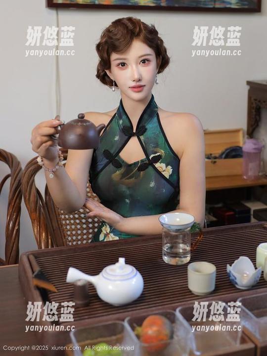 秀人网 - 最新的，米妮大萌萌又双马尾了，感觉像小孩儿一样，但又不太一样。