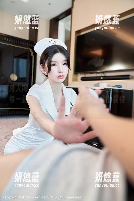 秀人网 - 绮里嘉Ula的户外作品，图库里每一张都在告诉你，风和草不是我的模特，但我依然美得让人发愁！