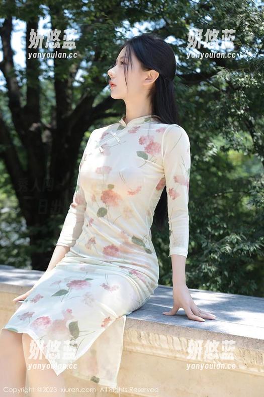 秀人网 - 软情的新作品：清纯，让人想起日出时的那一抹光辉，更新了哦！