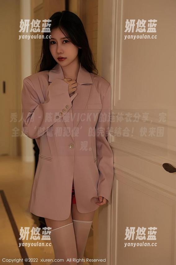 秀人网 - 陈雅漫VICKY的连体衣分享，完全是‘时髦和犯傻’的完美结合！快来围观。