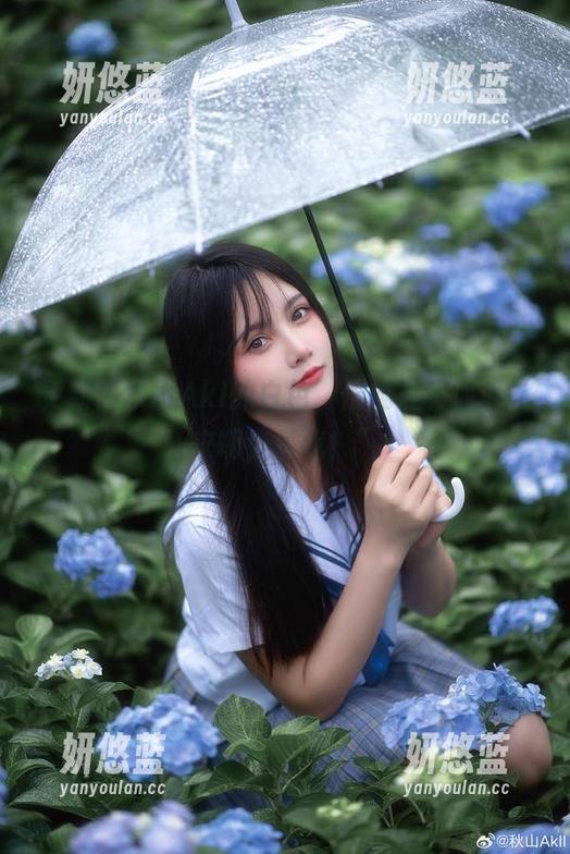 秋山AkI 更新:秋山AkI的白色,仿佛在和你说“来啊,摸我!”