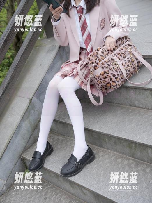 紧急企划-小恩 紧急企划 - 小恩在线展示她的校服合集,别小看这一衣之隔哦